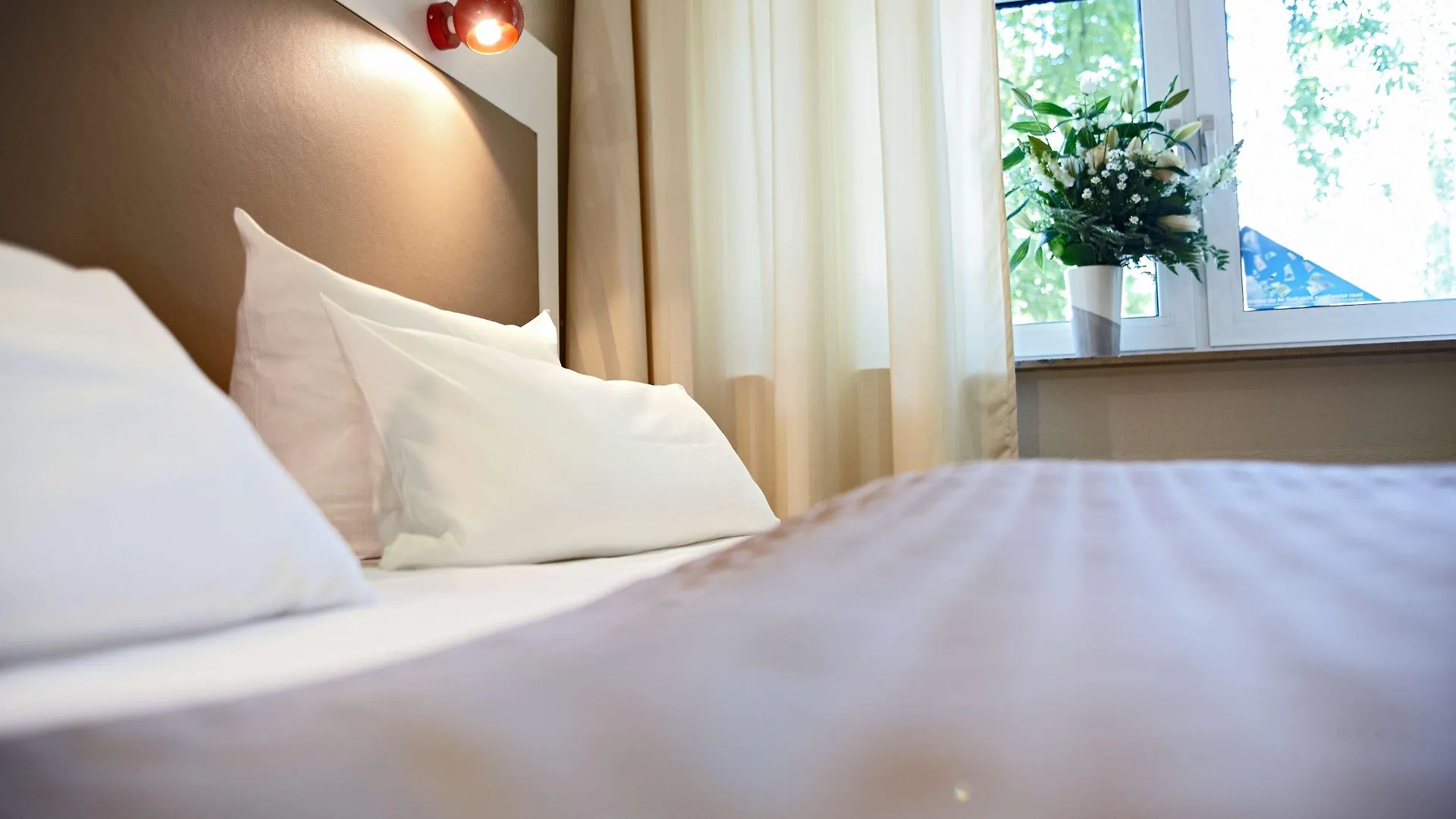 Hotel Domicil Hamburg By Golden Tulip 3*,